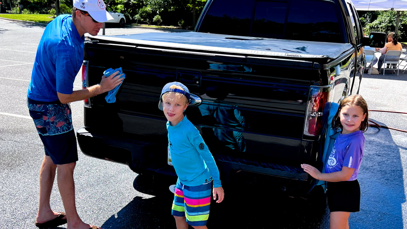 Weems Creek Church Washes Cars & Builds Community